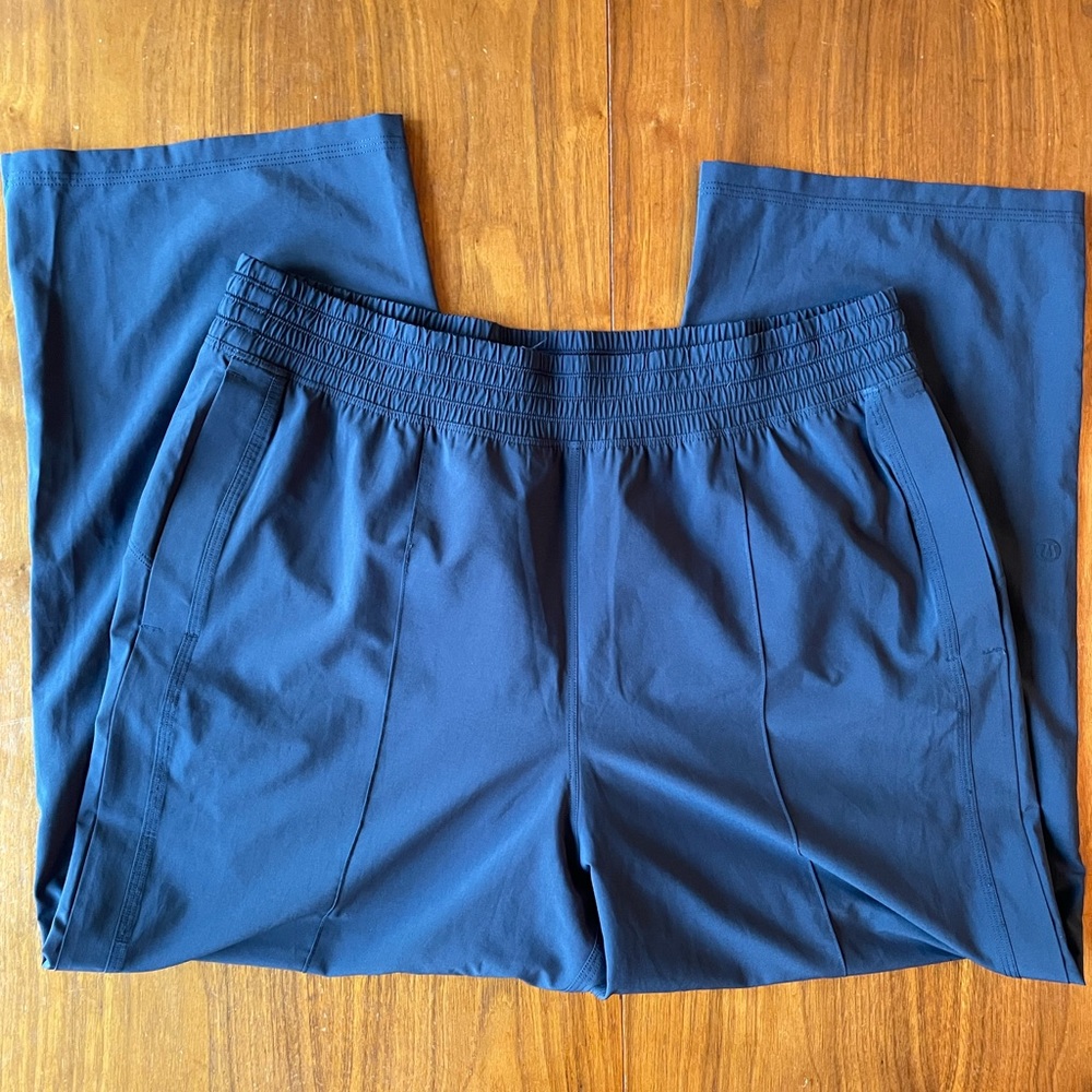 Lululemon capri style pants (2 pairs! One black one navy)